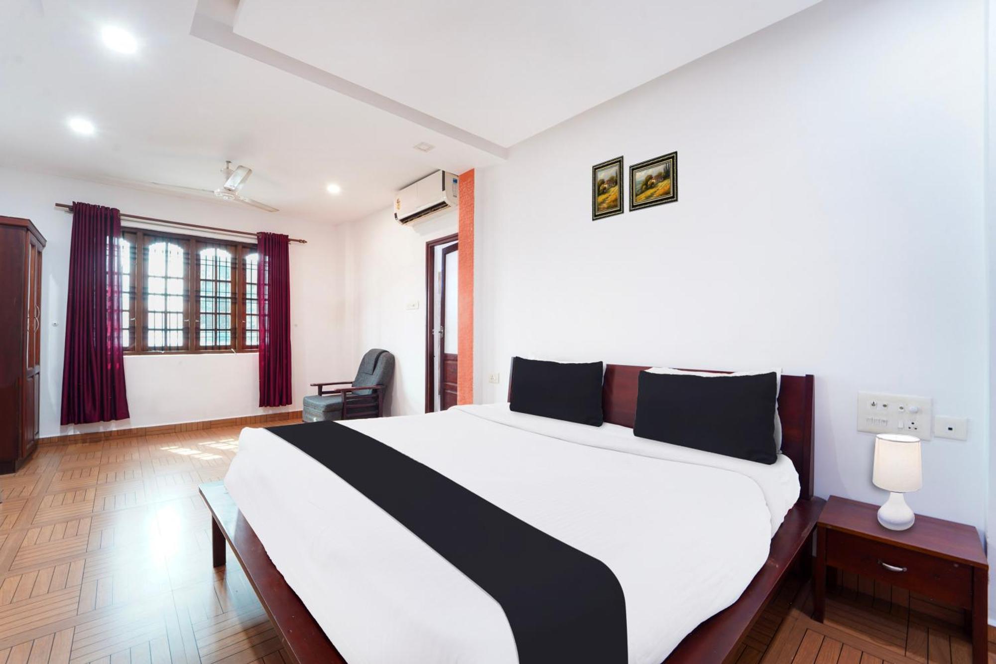 Kochi Super Townhouse City Center Ernakulam מראה חיצוני תמונה