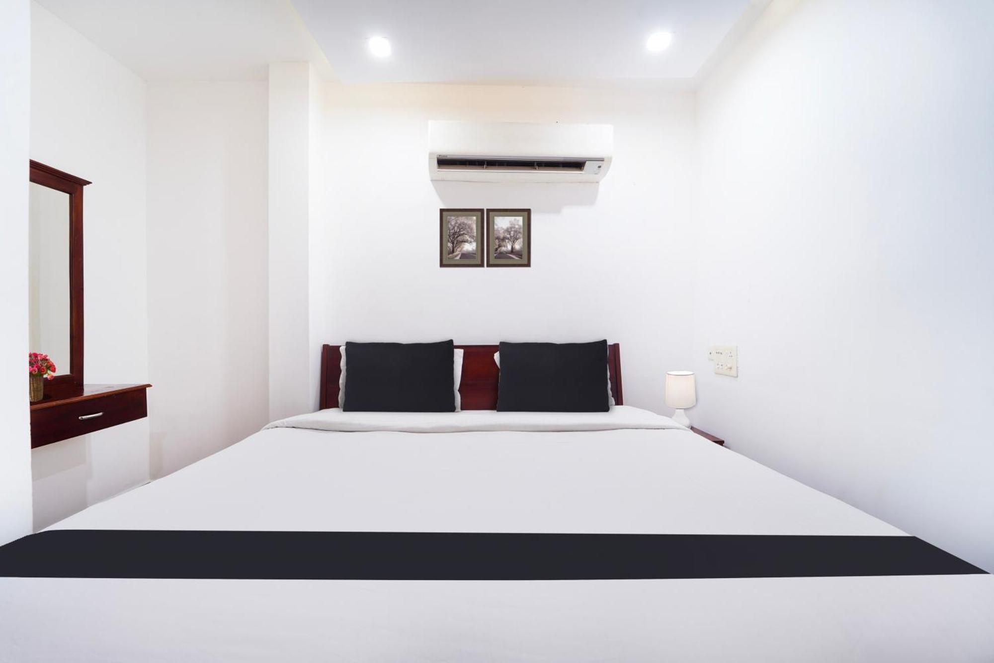 Kochi Super Townhouse City Center Ernakulam מראה חיצוני תמונה