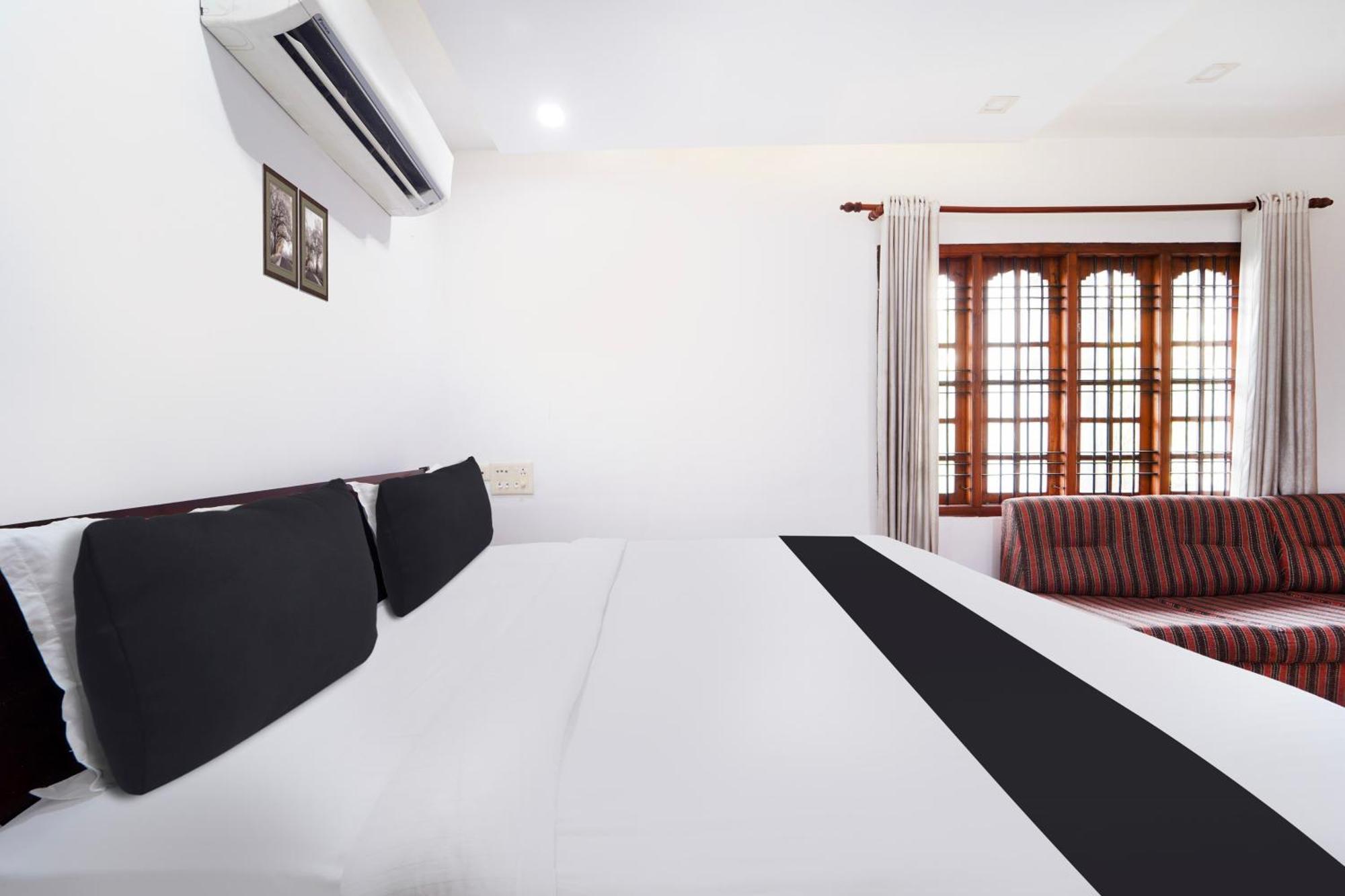 Kochi Super Townhouse City Center Ernakulam מראה חיצוני תמונה