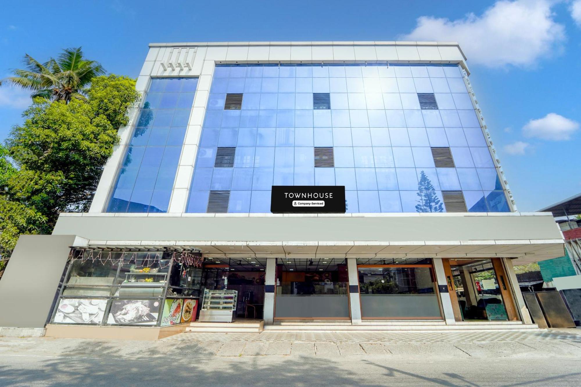 Kochi Super Townhouse City Center Ernakulam מראה חיצוני תמונה