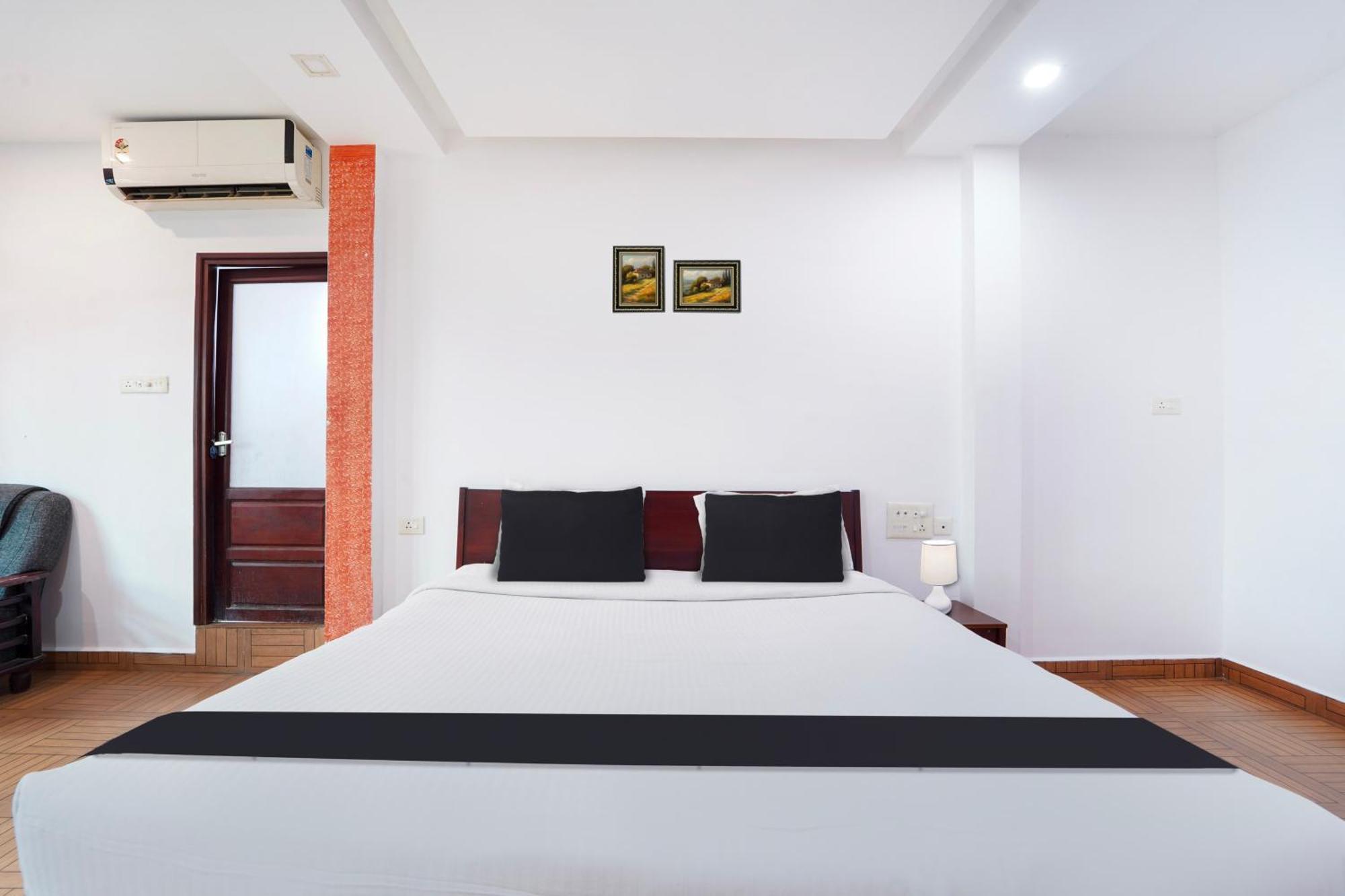 Kochi Super Townhouse City Center Ernakulam מראה חיצוני תמונה